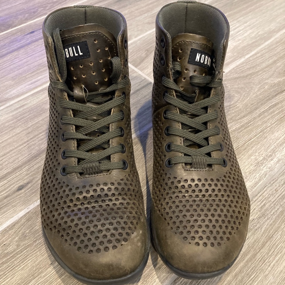 Size 7.5/9 NoBull Olive high top leather trainers